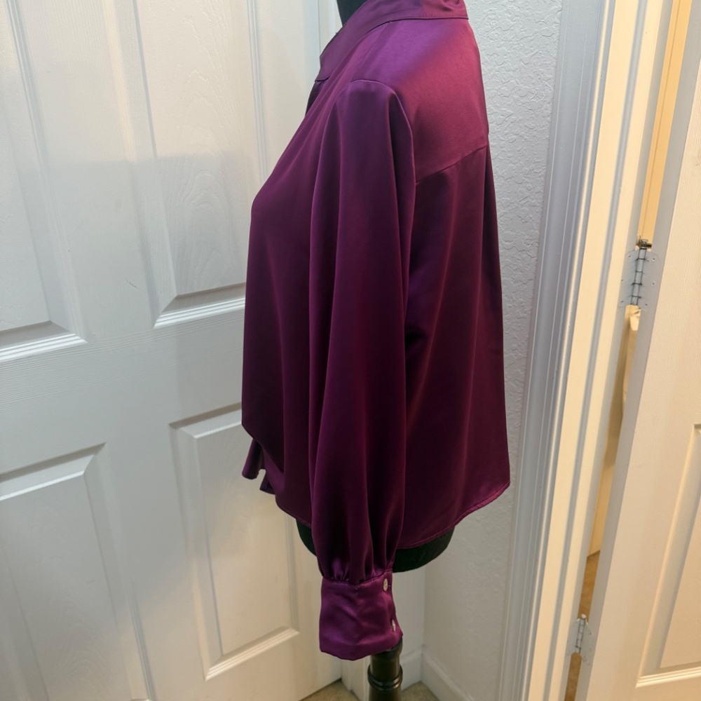 β¨ Karen Kane Sparkling Satin Top ββ Size M, NEW - Picture 9 of 10